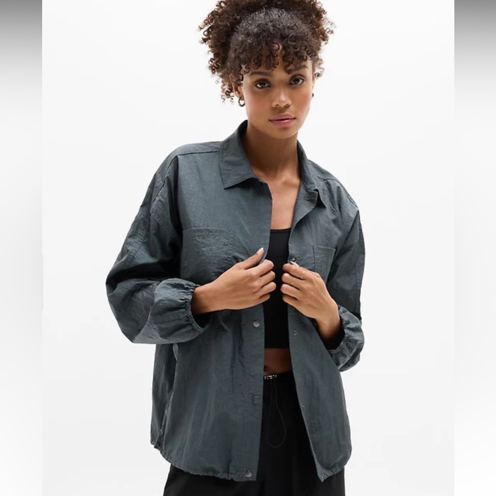 ATHLETA Women's XS Dark Rinse Lunar Sheen Blue Grey Nylon Snap Button Shirt NWOT